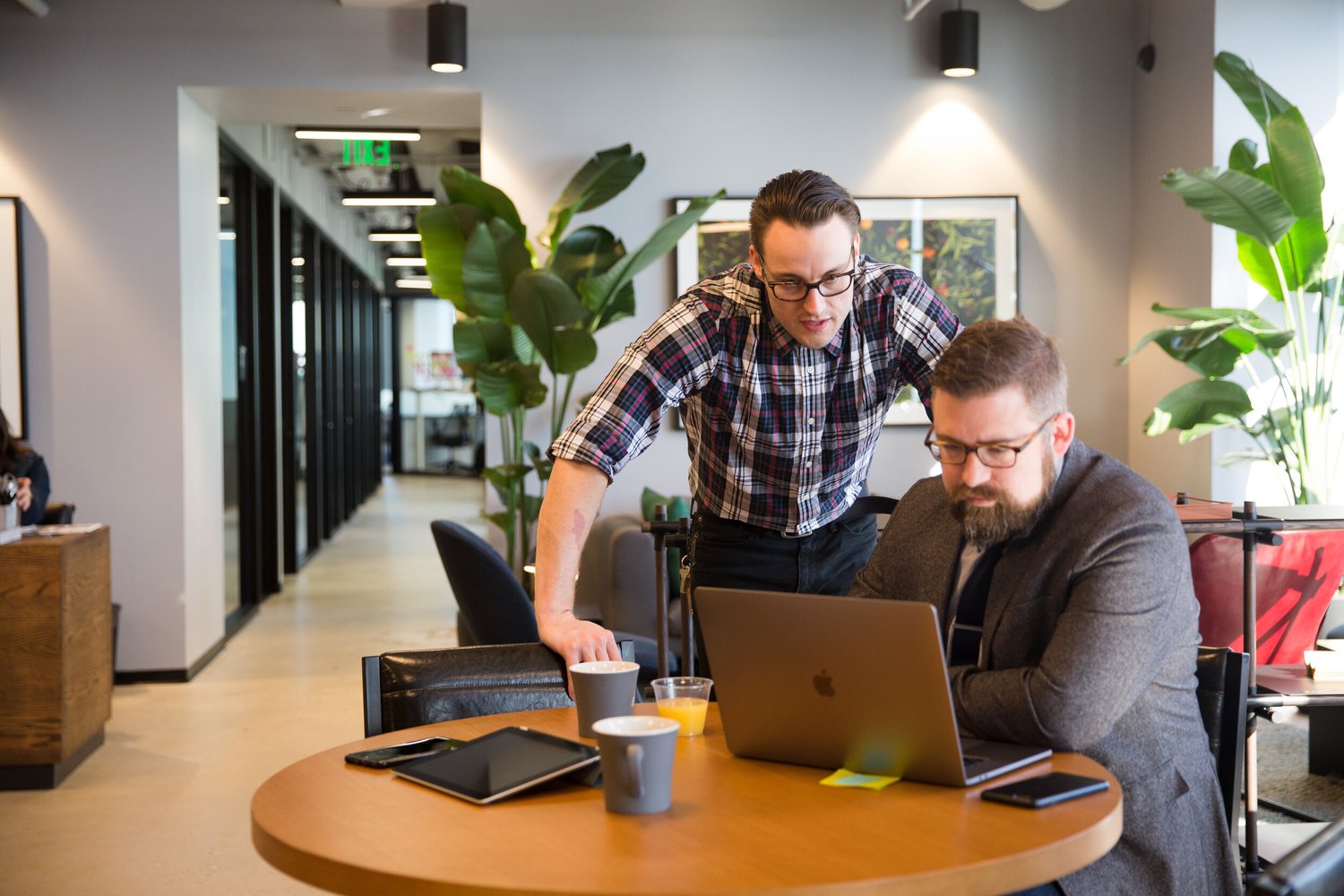 Atlas consultant setting up an automated workflow with a client